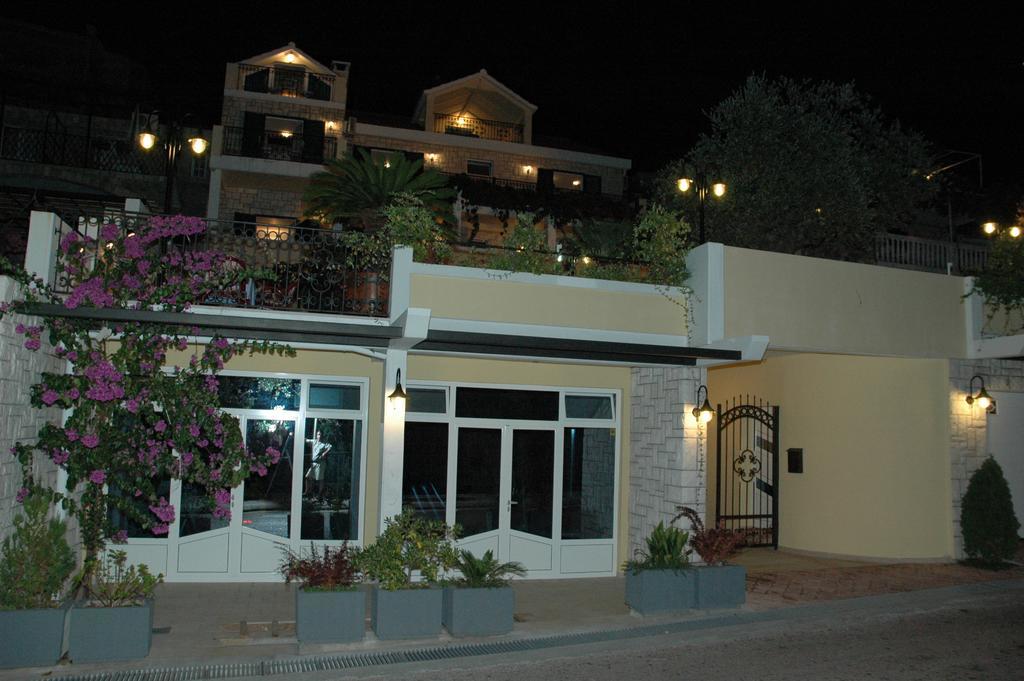 Apartments Balic Sveti Stefan Bagian luar foto