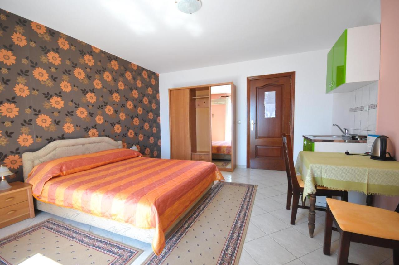 Apartments Balic Sveti Stefan Bagian luar foto