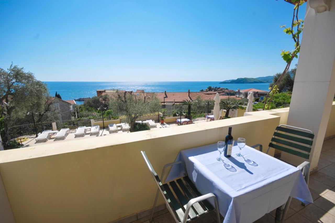 Apartments Balic Sveti Stefan Bagian luar foto